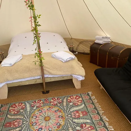 Luxury tent Roe Deer Meadow At Carr House Farm *