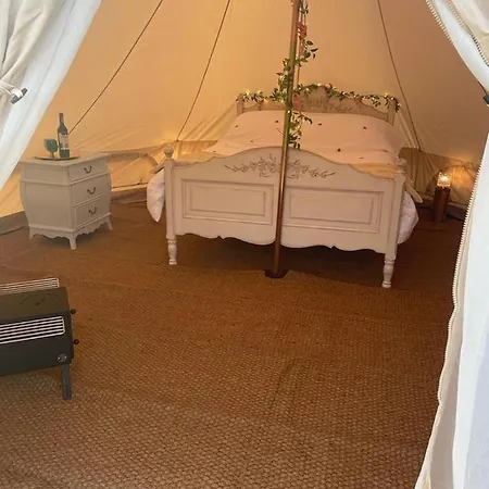 Roe Deer Meadow At Carr House Farm Luxe tent *